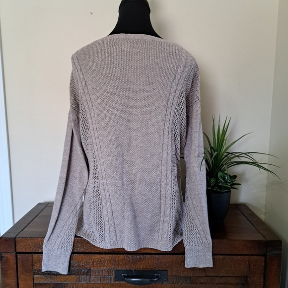 American Eagle Knit Sweater Brown Size Medium Lightweight Round Neck - Picture 3 of 13